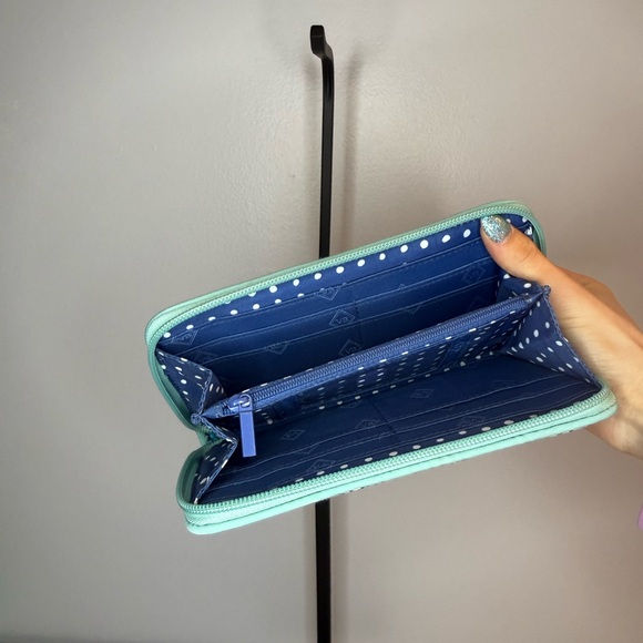Vera Bradley Blue and Cream Paisley Wallet - Picture 6 of 7